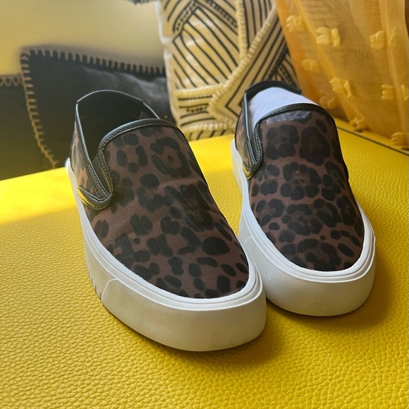 STEVE MADDEN MURPHY BLACK/LEOPARD LOW-TOP SNEAKER: - Picture 7 of 16
